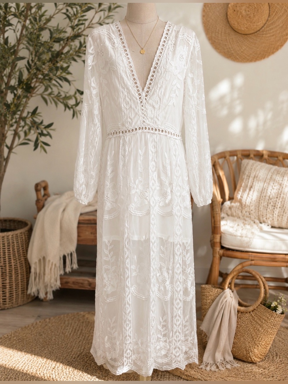 Elegant White lace lined boho Dress size small